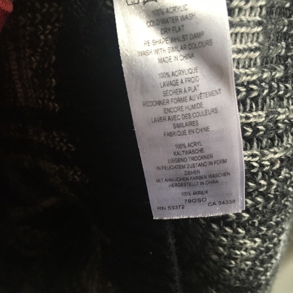 Geometric Patterned Sweater - Picture 6 of 8